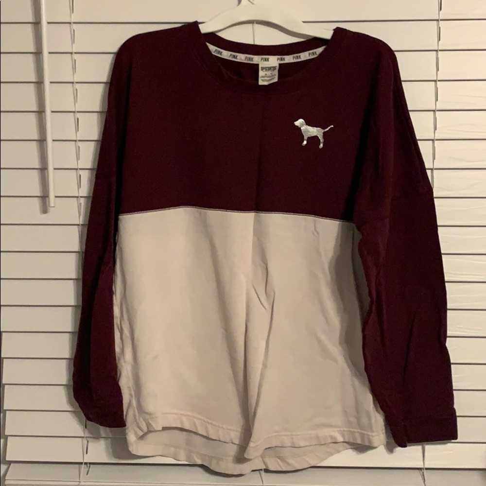 VS Pink Sweatshirt Garnet and White Size Medium